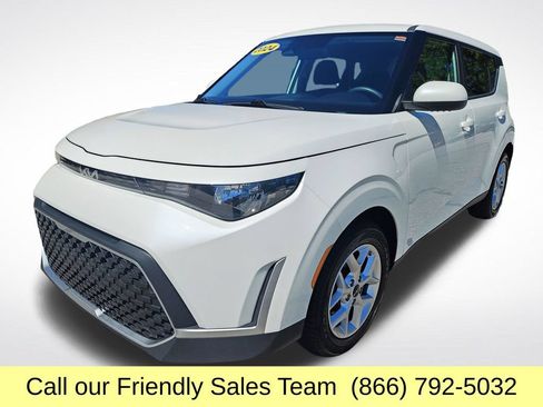 Used 2024 Kia Soul LX w/ Option Group 015 FWD image 1