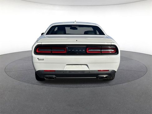 Certified 2018 Dodge Challenger SXT Plus image 4