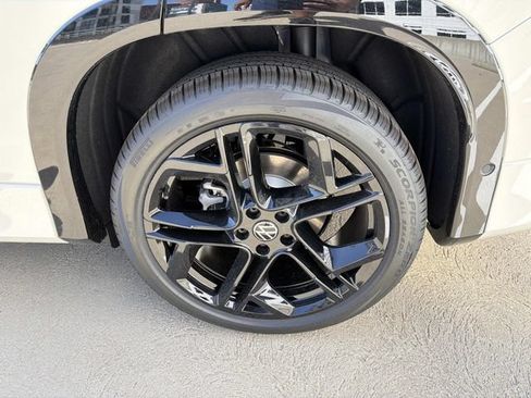 New 2026 Volkswagen Tiguan SE R-Line FWD image 6
