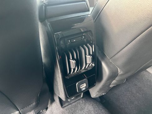 Used 2025 Jeep Compass Limited image 24