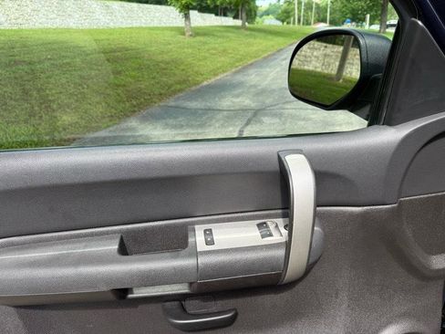 Used 2007 Chevrolet Silverado 1500 LT w/ 1LT Convenience Package AWD/4WD image 15