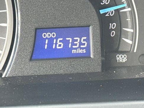 Used 2014 Toyota Camry LE image 25