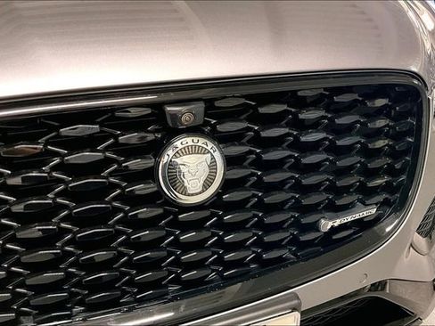 Certified 2025 Jaguar F-PACE R-Dynamic S image 31