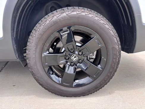 Used 2025 Honda Ridgeline Black Edition image 11
