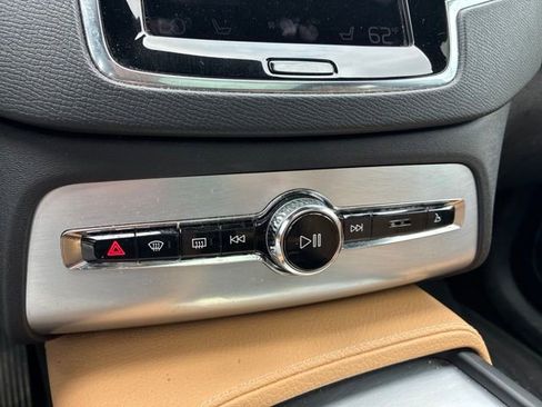 Used 2018 Volvo XC90 T5 Momentum w/ Convenience Package AWD/4WD image 26