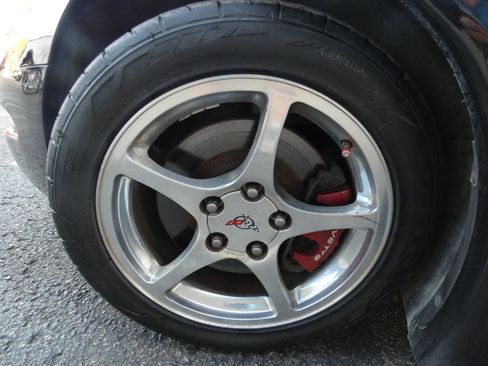 Used 2000 Chevrolet Corvette Convertible w/ Performance Handling Pkg image 8