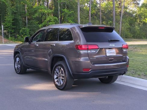 Used 2021 Jeep Grand Cherokee Limited AWD/4WD image 11
