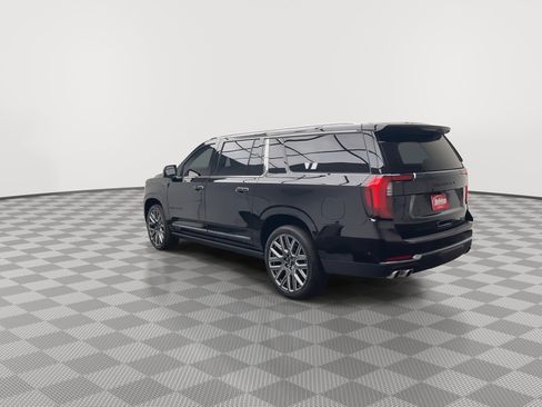 Certified 2025 GMC Yukon XL Denali Ultimate w/ LPO, Floor Liner Package AWD/4WD image 45