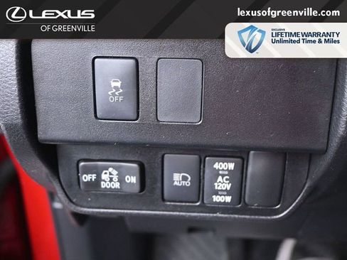 Used 2022 Toyota Tacoma TRD Sport w/ Technology Package image 17