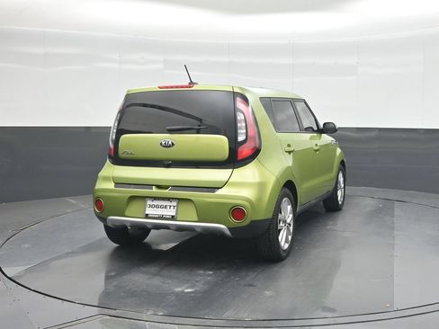 Used 2018 Kia Soul + FWD image 24