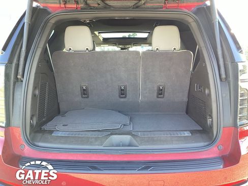 Used 2025 Chevrolet Tahoe Z71 w/ Comfort Package AWD/4WD image 13