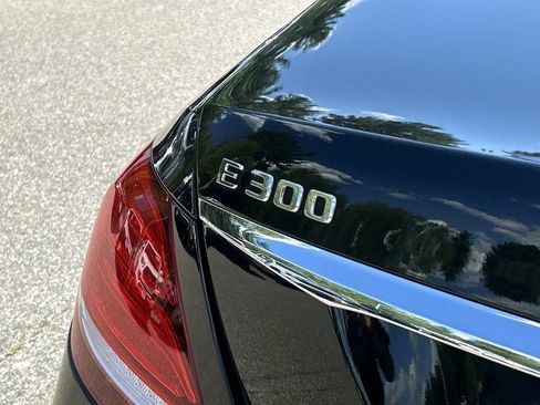 Used 2018 Mercedes-Benz E 300 4MATIC image 13