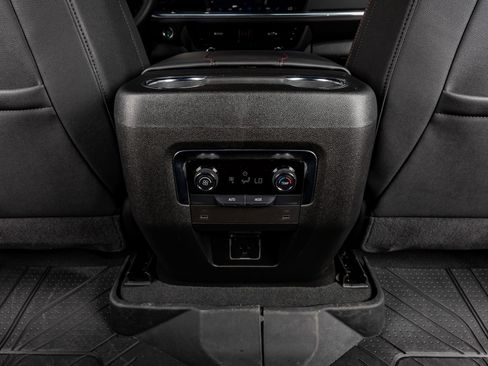 Used 2025 Chevrolet Tahoe RST image 32