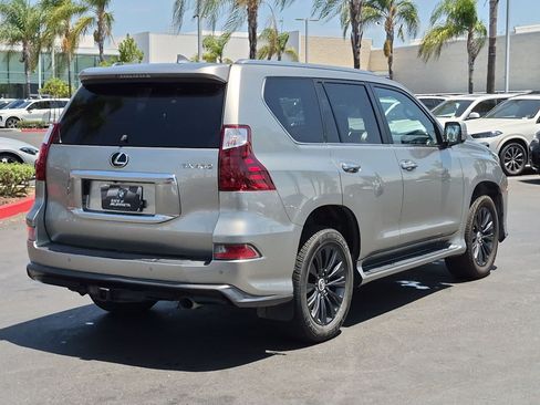 Used 2021 Lexus GX 460 Luxury w/ Sport Design Package AWD/4WD image 10
