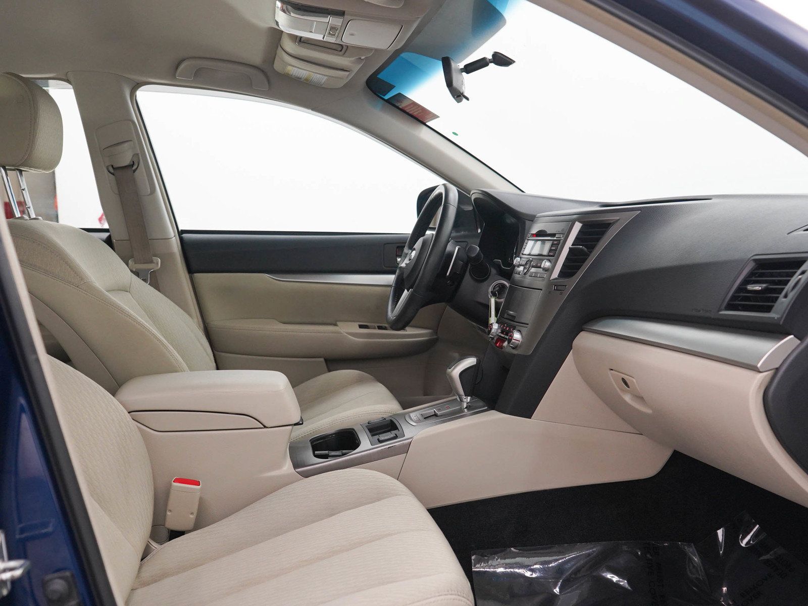 Used 2010 Subaru Legacy 2.5i Premium AWD/4WD image 11