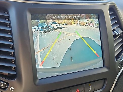 Used 2022 Jeep Cherokee Latitude Lux image 16