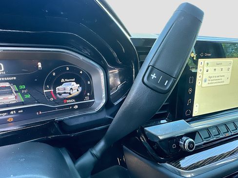 Used 2024 GMC Sierra 1500 SLE w/ Preferred Package image 17