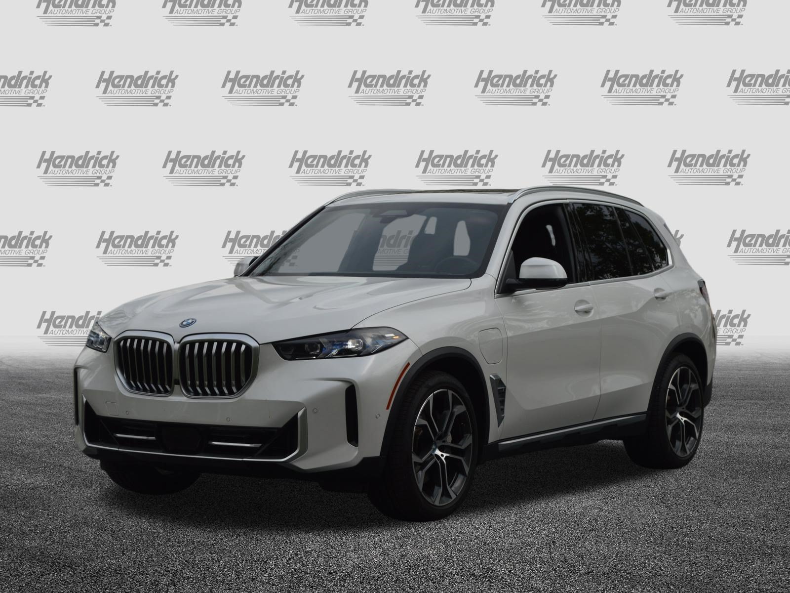 Used 2024 BMW X5 xDrive50e w/ Premium Package AWD/4WD image 7