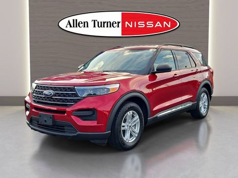 Used 2021 Ford Explorer XLT RWD image 3