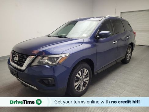 Used 2019 Nissan Pathfinder SV image 1