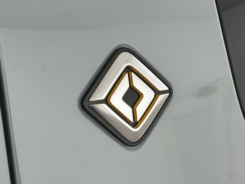 Used 2023 Rivian R1S Adventure image 3