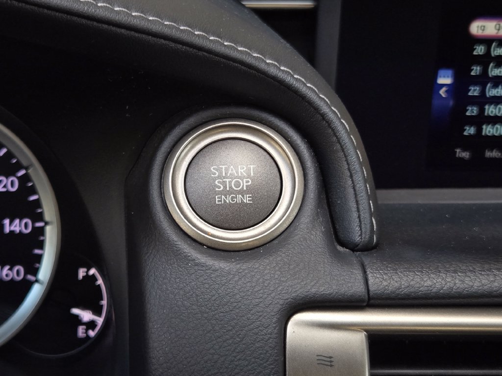 Used 2016 Lexus IS 200t RWD image 22