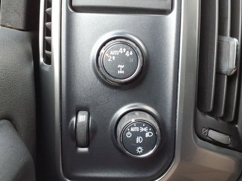 Used 2018 Chevrolet Silverado 1500 LT w/ All Star Edition AWD/4WD image 17