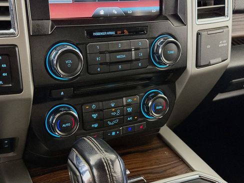 Used 2015 Ford F150 Lariat w/ Equipment Group 501A Mid image 18