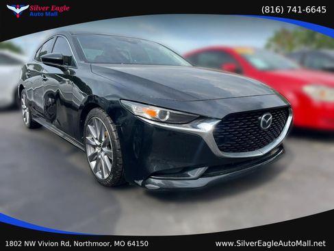 Used 2019 MAZDA MAZDA3 Sedan FWD image 2