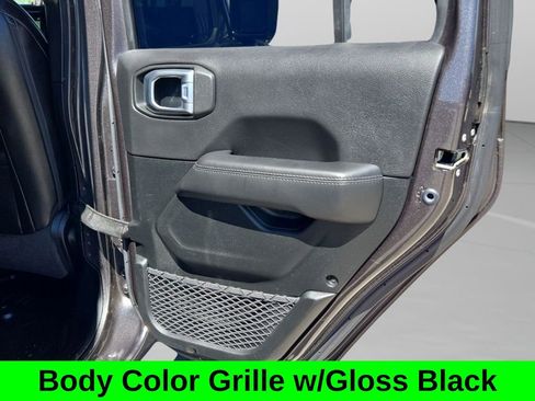 Used 2020 Jeep Wrangler Unlimited Sahara image 20