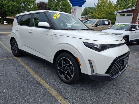 Used 2024 Kia Soul EX FWD image 7