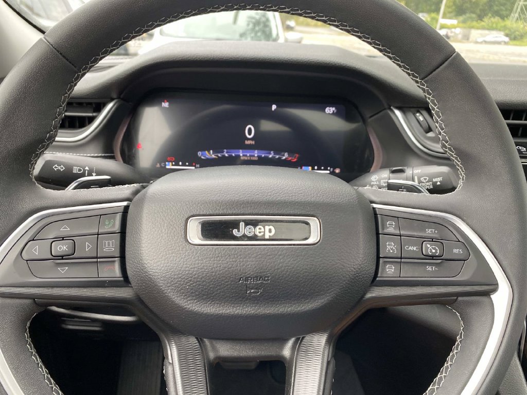 Certified 2023 Jeep Grand Cherokee Laredo X AWD/4WD image 14