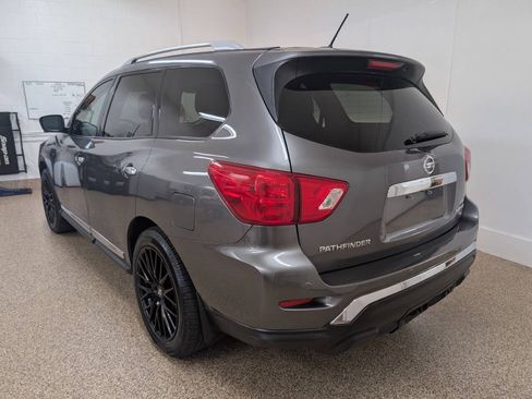 Used 2018 Nissan Pathfinder Platinum AWD/4WD image 3