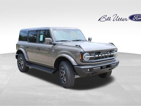 New 2026 Ford Bronco Outer Banks AWD/4WD image 2