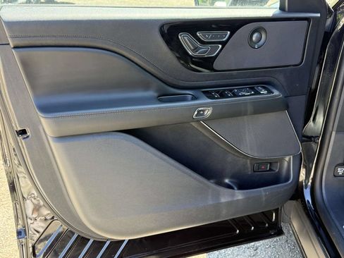 Used 2025 Lincoln Aviator AWD image 23