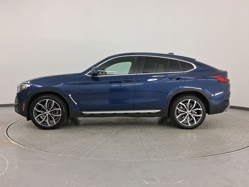 Certified 2023 BMW X4 xDrive30i image 2