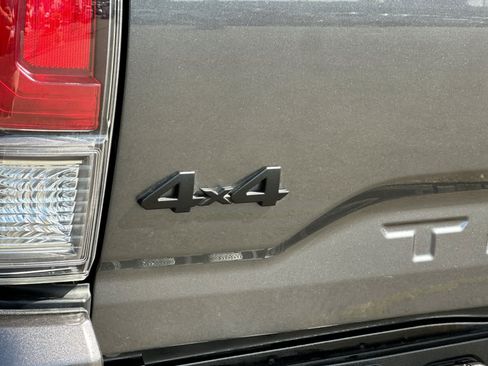 Used 2022 Toyota Tacoma TRD Sport w/ TRD Premium Sport Package image 32