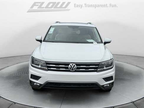 Used 2018 Volkswagen Tiguan SEL AWD/4WD image 3