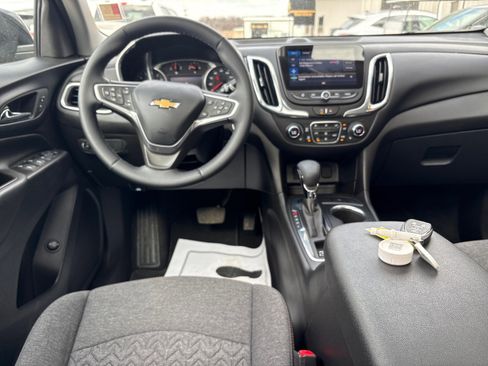Used 2023 Chevrolet Equinox LT image 6