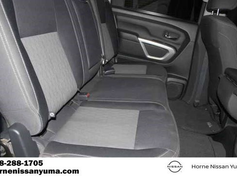 Used 2022 Nissan Titan SV image 7