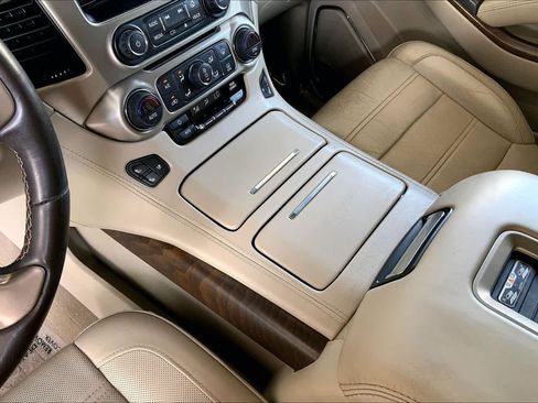 Used 2019 GMC Yukon XL Denali w/ Denali Ultimate Package RWD image 16