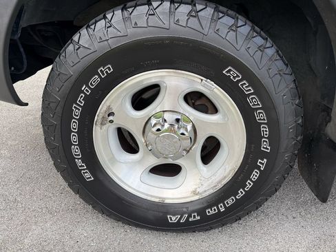 Used 2002 Ford Ranger XLT AWD/4WD image 14