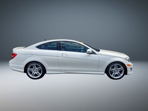 Used 2014 Mercedes-Benz C 350 4MATIC Coupe image 2