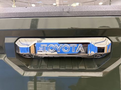 Used 2023 Toyota Tundra Limited AWD/4WD image 18