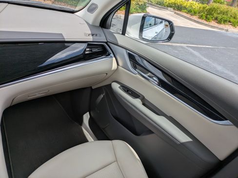 Certified 2023 Cadillac XT6 Premium Luxury w/ Technology Package image 16