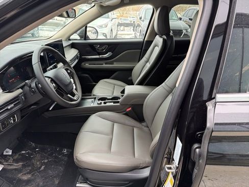 New 2026 Lincoln Corsair Premiere image 8