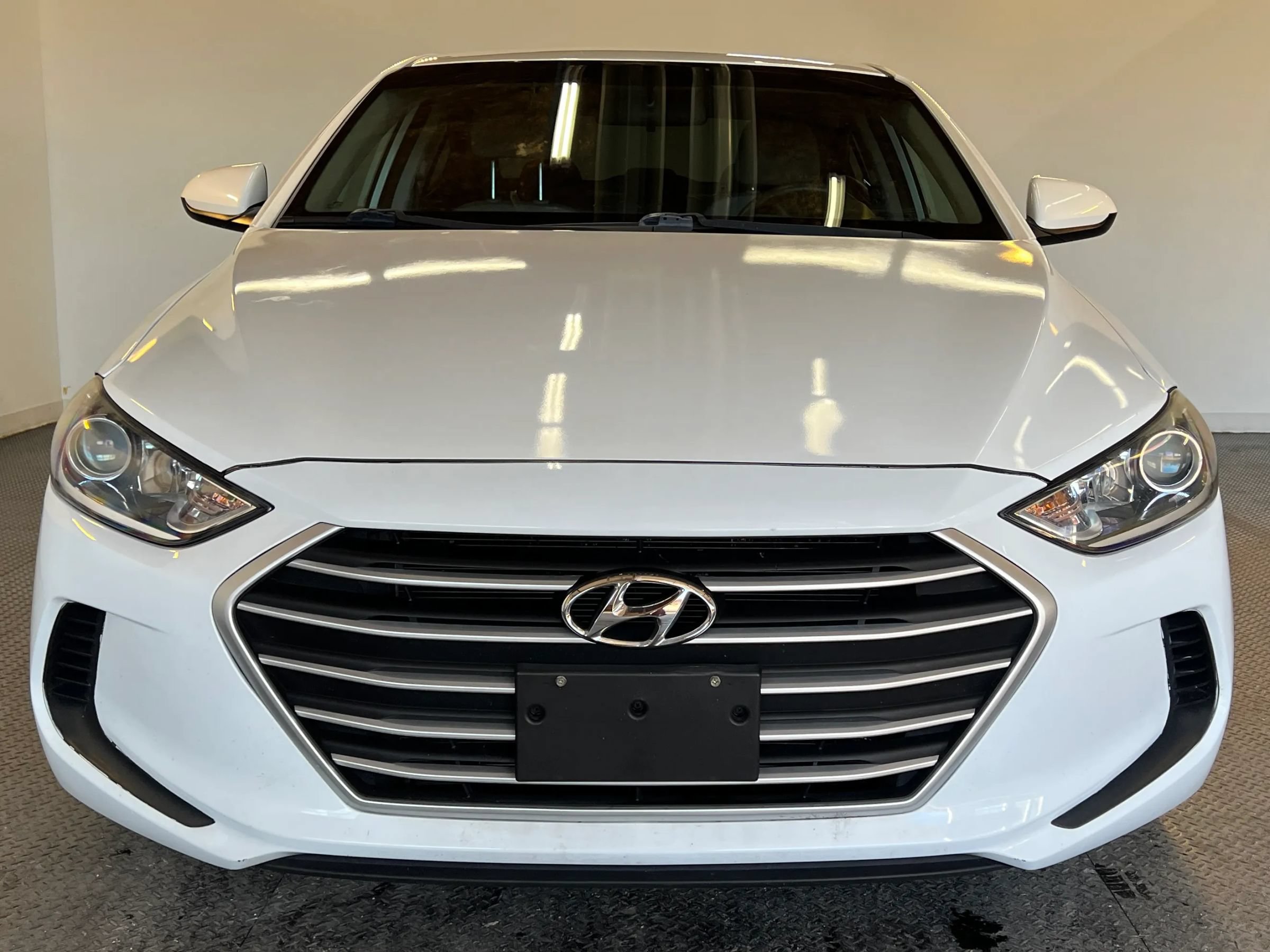 Used 2017 Hyundai Elantra SE FWD image 3