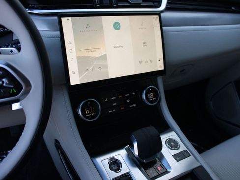 Used 2025 Jaguar F-PACE R-Dynamic S image 24