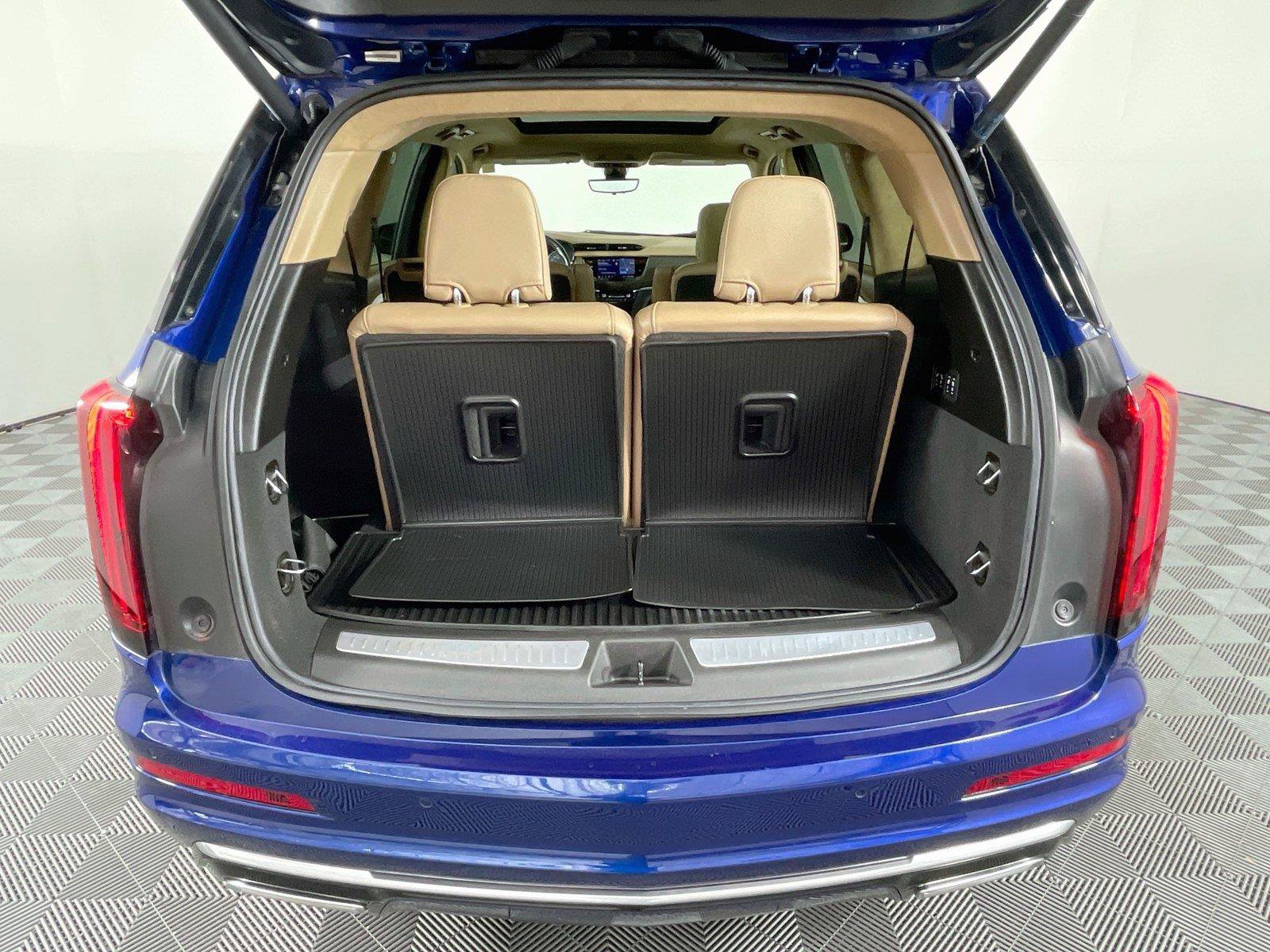 Used 2023 Cadillac XT6 Premium Luxury w/ Platinum Package AWD/4WD image 30