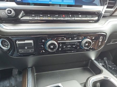 Used 2024 Chevrolet Silverado 1500 High Country w/ Technology Package image 19